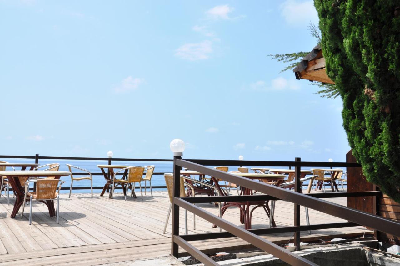 Гагрипш Курортный Комплекс Gagra Exterior foto