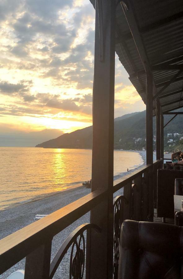 Гагрипш Курортный Комплекс Gagra Exterior foto